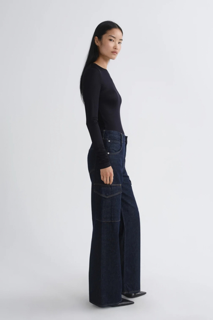 Delphi Slim Tee
